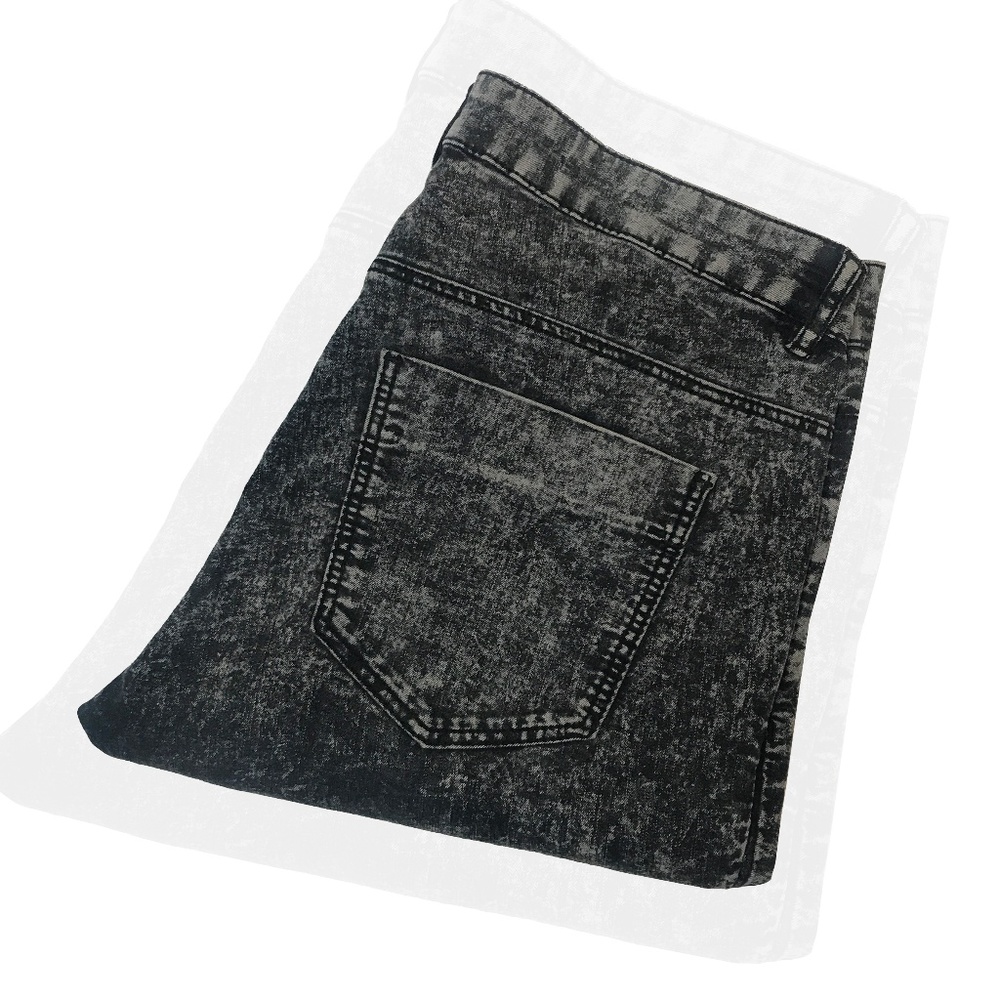 ✨ SALE ✨ HIGH-WAISTED BLACK & GREY ACID WASH JEANS